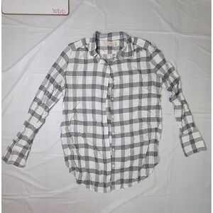 Womens LOFT long sleeve button up plaid blouse. Size Medium. Black/white